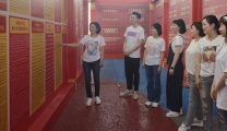 麻醉科党支部走进鱼梁洲党史厅学党史