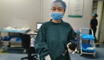患者不远千里慕名求医，专家妙手仁心除病痛