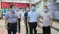 周卫兵院长顶着高温深入东院区调研