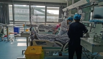 【荆楚网】老人遭严重砸伤后一度心脏骤停     医生护航18天成功“闯关”