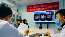 《襄阳晚报》【改善医疗服务行动】让北京专家“近在眼前”