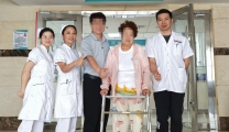 跨越3600里来襄寻医，医护施妙术不负所托