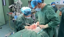耳鼻喉科医生妙手回春，耄耋老人告别40余年耳疾