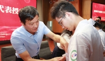 熠熠“新”秀   “医”起成长