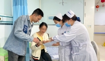 【荆楚网】襄阳市第一人民医院率先推出“多渠道移动端医保办理出院结算服务”