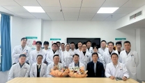 吕福泰教授、李铮教授来院作学术交流