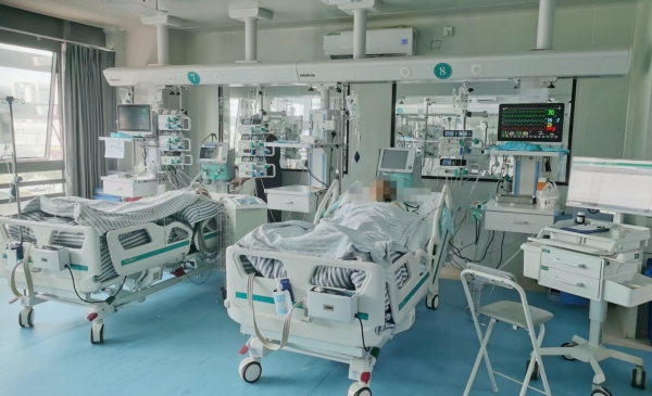 钢筋划破皮，这个小疏忽把大叔送进ICU