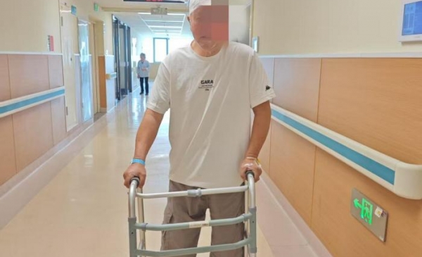 七旬老人脑内惊现“果冻状”血肿，微创技术成功“排雷”