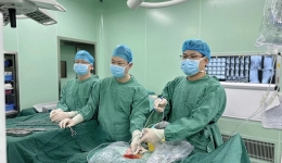 【新质医疗服务力①】“钥匙孔”里解“颈”锁：8毫米小切口解决颈椎大麻烦