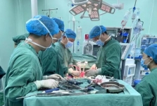 暑期健康令|少女脊柱“跑偏”， 3D 妙术扶正人生新姿