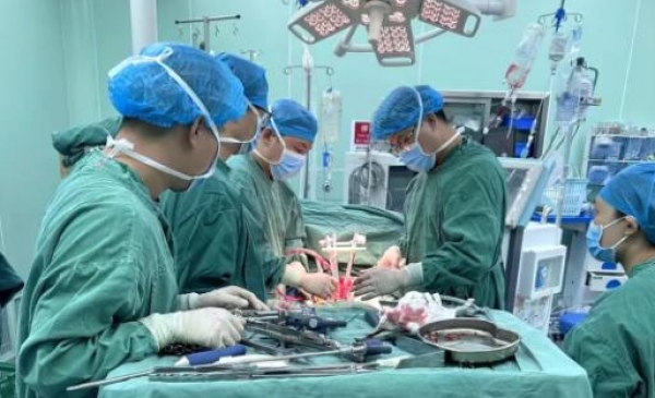 暑期健康令|少女脊柱“跑偏”， 3D 妙术扶正人生新姿