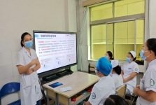 中西结合解顽固便秘，七旬奶奶送锦旗致谢