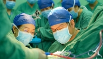 致敬医师节|一家医院的三代医师，藏着中国医者的模样