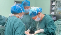 【撑起生命的重量】孕妈腹中藏13cm巨型囊肿，还叠加三重高危，结局太暖