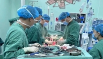 小小少年，脊柱歪斜不用愁！襄阳医生巧用机器人扶正脊梁